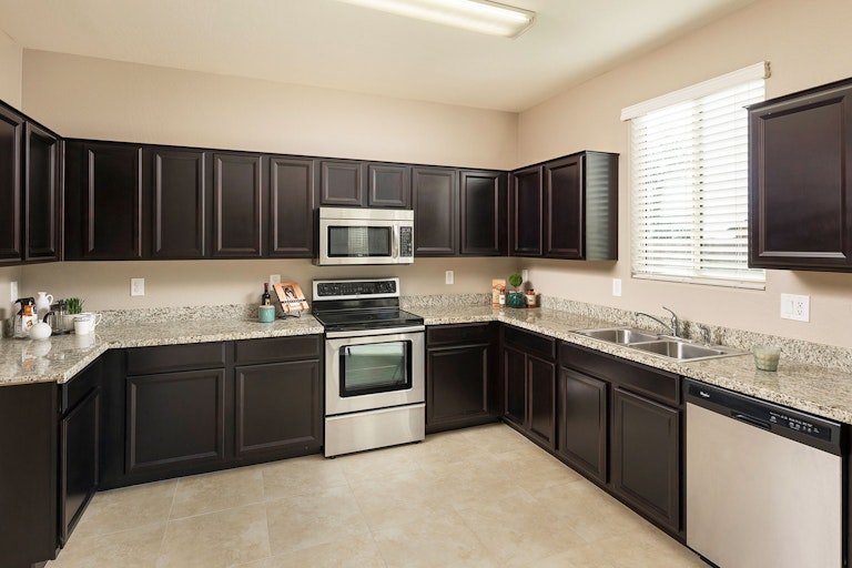 Photo 5 of 11 - 1797 W Half Moon Cir, Queen Creek, AZ 85142