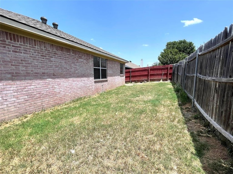 Photo 21 of 23 - 6328 Seal Cv, Fort Worth, TX 76179