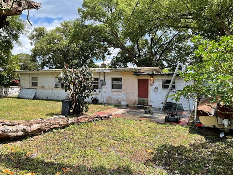 Photo 6 of 26 - 2827 Riddle Dr, Winter Park, FL 32789
