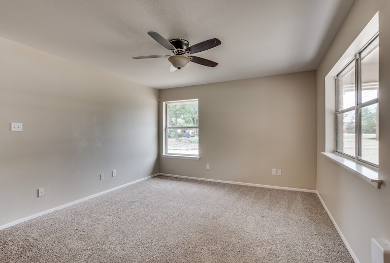 Photo 6 of 21 - 214 E 4th St, Anna, TX 75409