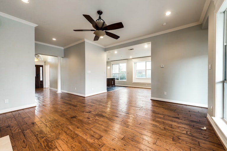 Photo 10 of 26 - 2211 Timberline Dr, Carrollton, TX 75007