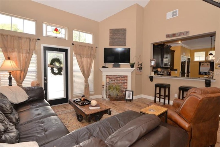 Photo 6 of 25 - 159 Longview Ave, Kissimmee, FL 34747
