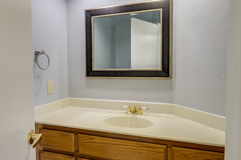 Photo 12 of 17 - 9146 Tullamore Ct, Sacramento, CA 95829