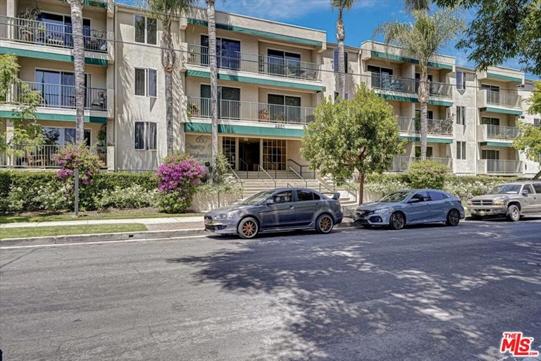 Photo 3 of 27 - 4501 Cedros Ave #324, Sherman Oaks, CA 91403