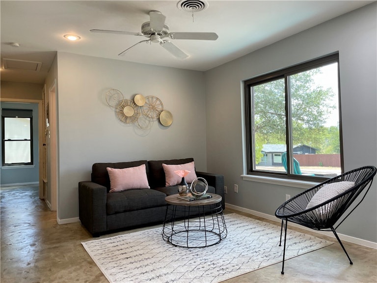Photo 8 of 35 - 5409 Wellington Dr, Austin, TX 78723