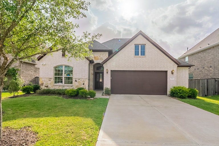 Photo 1 of 31 - 3544 Morning Hill Ct, Pearland, TX 77584