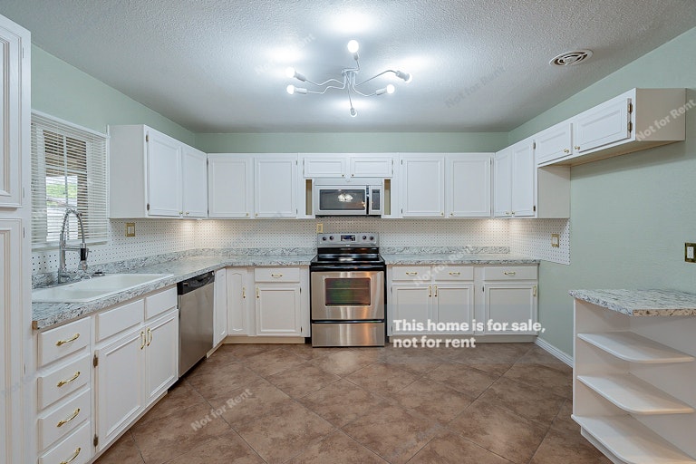 Photo 4 of 22 - 3452 W Sierra Vista Dr, Phoenix, AZ 85017