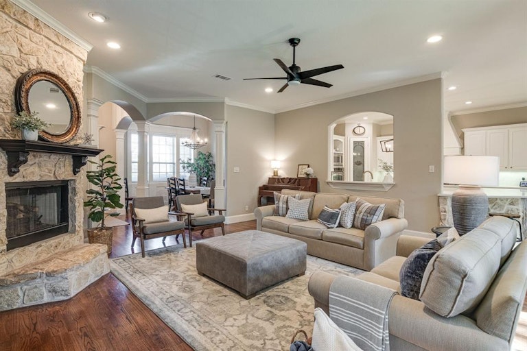 Photo 18 of 40 - 608 Medina Dr, Keller, TX 76248