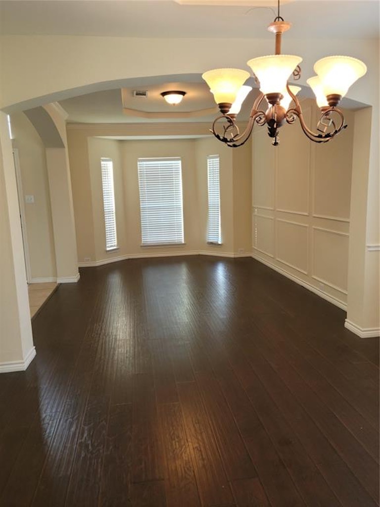Photo 2 of 19 - 11565 Gatesville Dr, Frisco, TX 75035