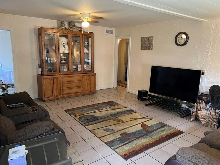 Photo 4 of 16 - 715 25th St NW, Winter Haven, FL 33881