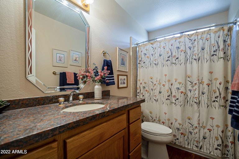 Photo 27 of 35 - 8337 E San Miguel Ave, Scottsdale, AZ 85250