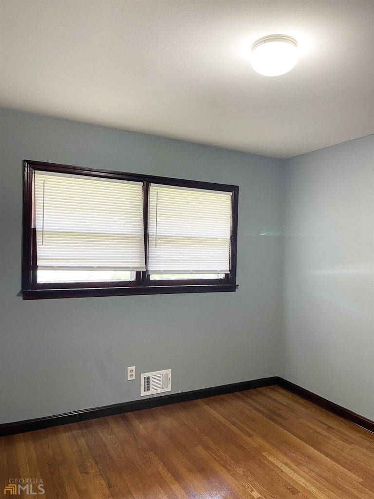 Photo 12 of 17 - 1802 Lake Harbin Rd, Morrow, GA 30260
