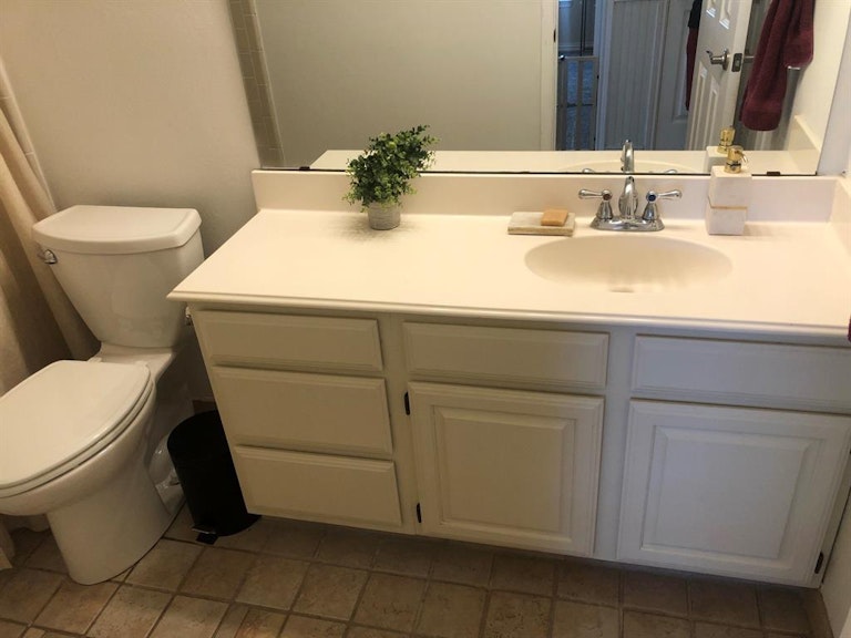 Photo 12 of 30 - 7513 Silverthorn Dr, Rowlett, TX 75089