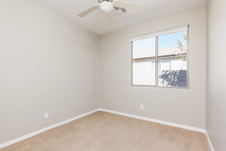 Photo 4 of 25 - 1511 E Birdland Dr, Gilbert, AZ 85297