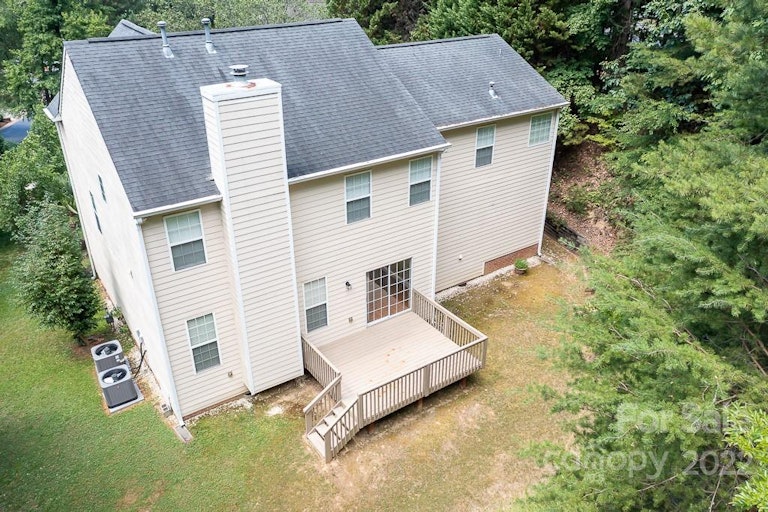 Photo 13 of 37 - 14200 Queens Carriage Pl, Charlotte, NC 28278