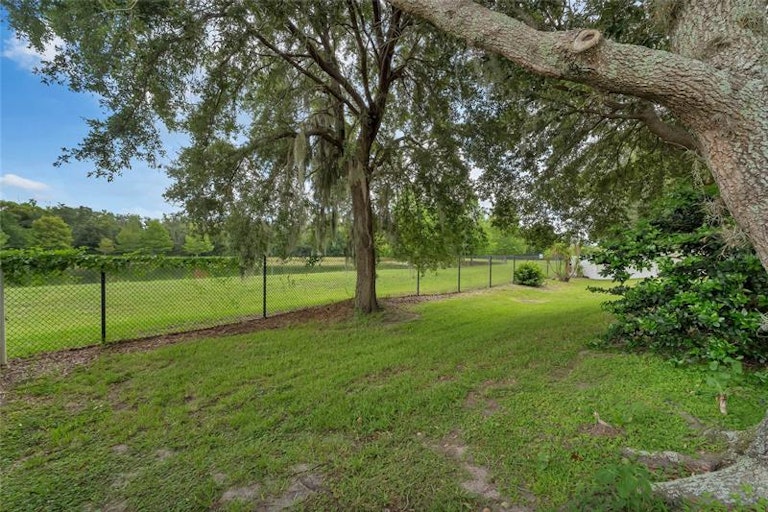 Photo 29 of 49 - 6609 Cherry Grove Cir, Orlando, FL 32809