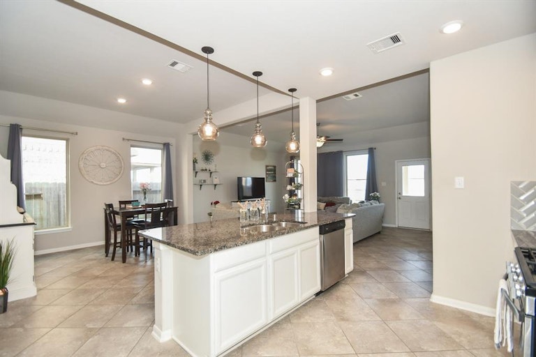 Photo 16 of 37 - 5206 Rue Dela Croix Dr, Katy, TX 77493