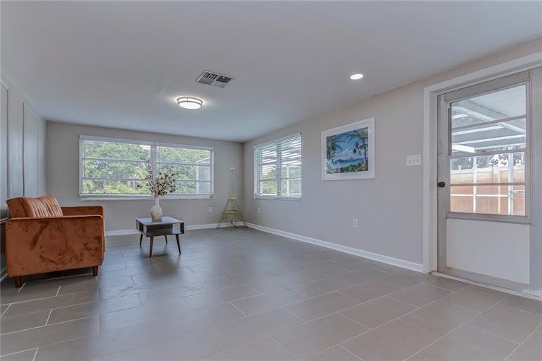 Photo 17 of 49 - 2105 Dartmouth Dr, Holiday, FL 34691