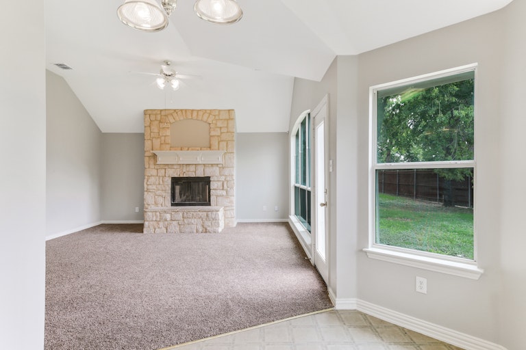 Photo 23 of 26 - 1804 Athena Dr, Lancaster, TX 75134