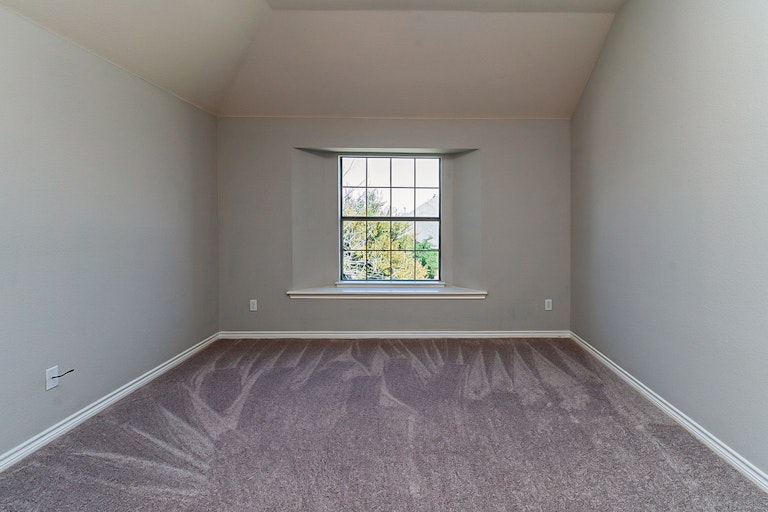 Photo 28 of 32 - 6813 White River Dr, Fort Worth, TX 76179