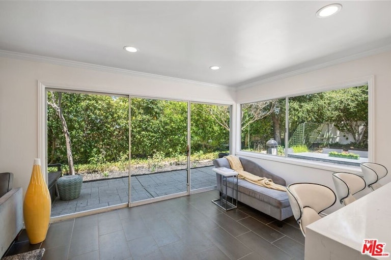 Photo 20 of 37 - 22334 Liberty Bell Rd, Calabasas, CA 91302