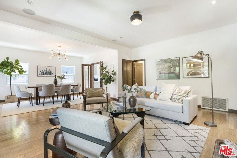 Photo 14 of 49 - 641 N Mariposa Ave, Los Angeles, CA 90004