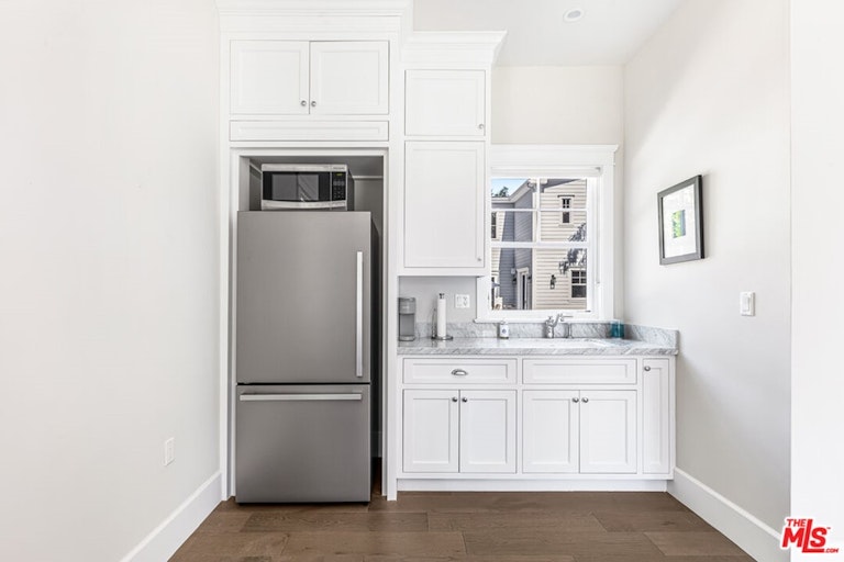 Photo 41 of 52 - 17524 Jayden Ln, Encino, CA 91316