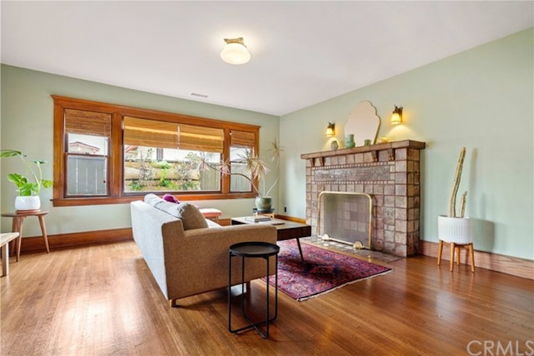 Photo 7 of 42 - 526 E 8th St, Long Beach, CA 90813