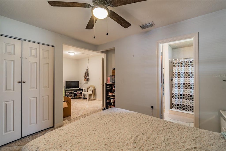 Photo 28 of 40 - 8107 N Lois Ave, Tampa, FL 33614