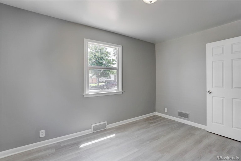 Photo 21 of 29 - 715 Lansing St, Aurora, CO 80010