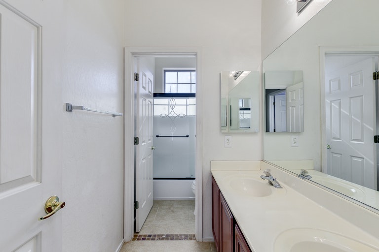 Photo 33 of 73 - 924 W Laurel Ave, Gilbert, AZ 85233
