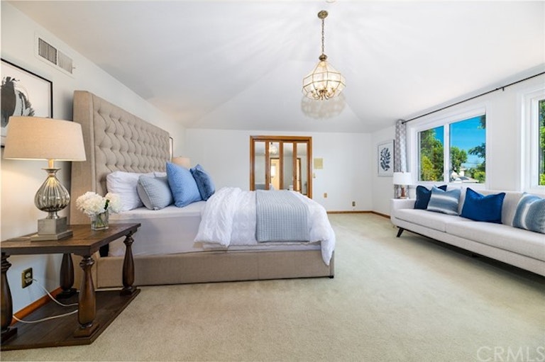 Photo 24 of 49 - 166 E Winnie Way, Arcadia, CA 91006