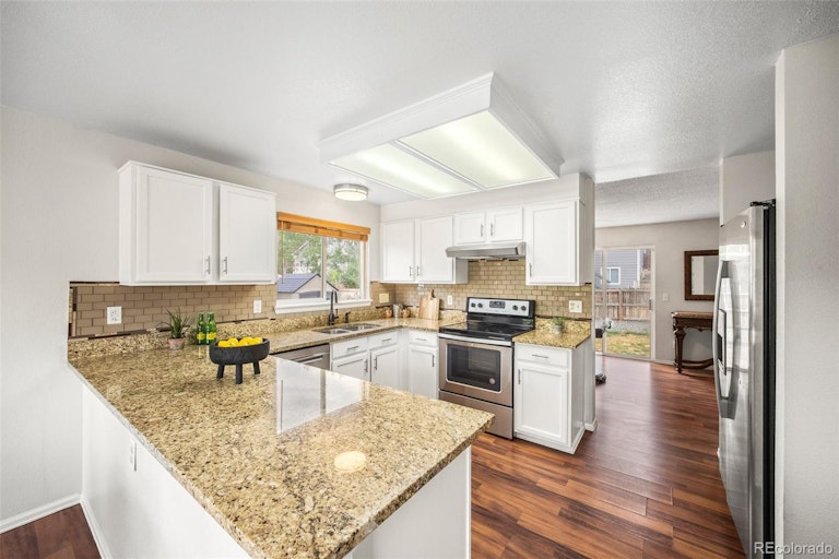 Photo 3 of 27 - 5322 S Liverpool Way, Centennial, CO 80015