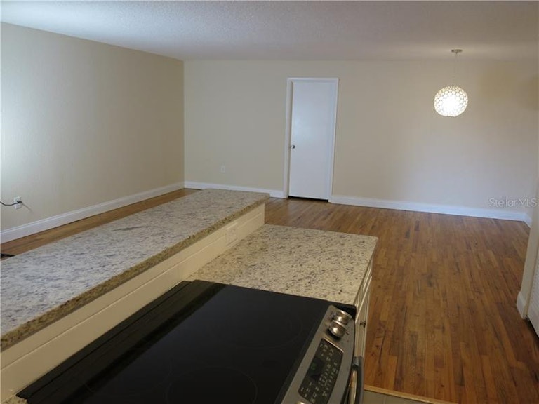 Photo 5 of 10 - 320 Lakeview St #216, Orlando, FL 32804