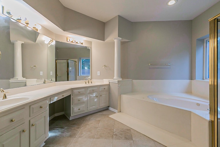 Photo 20 of 32 - 1603 Berkoff Dr, Sugar Land, TX 77479