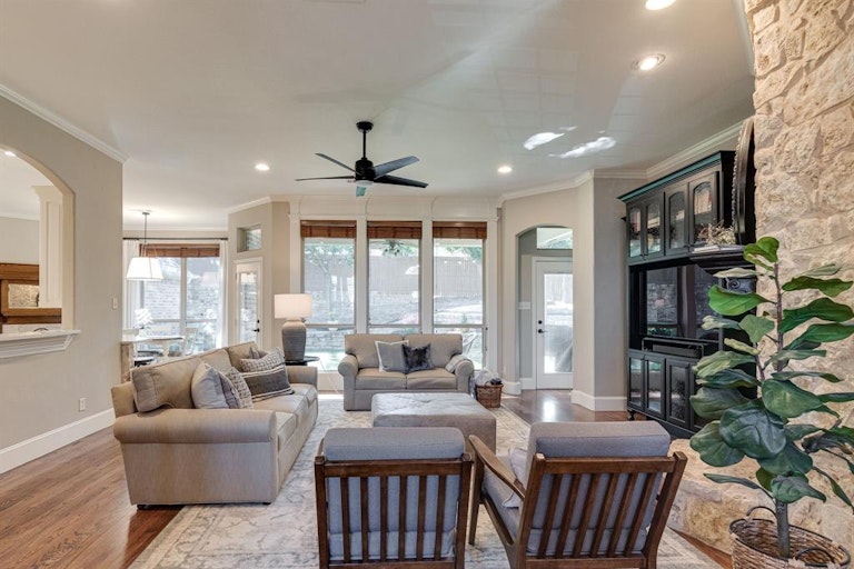 Photo 22 of 40 - 608 Medina Dr, Keller, TX 76248