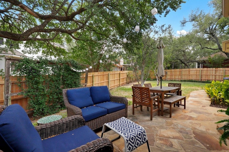 Photo 29 of 35 - 8007 Caribou Parke Cv, Austin, TX 78726
