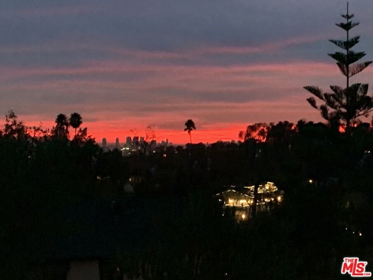Photo 50 of 51 - 5611 Park Oak Pl, Los Angeles, CA 90068