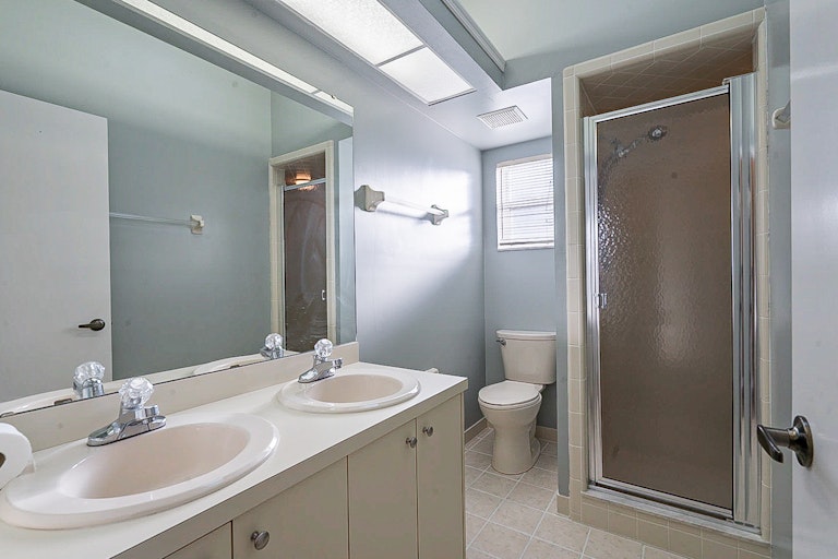 Photo 22 of 27 - 443 Sandestin Dr, Winter Haven, FL 33884