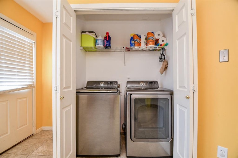 Photo 14 of 33 - 17339 Indigo Mist Ct, Houston, TX 77084