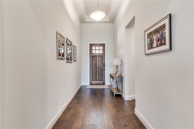 Photo 6 of 33 - 2404 Carrington Dr, Mansfield, TX 76063