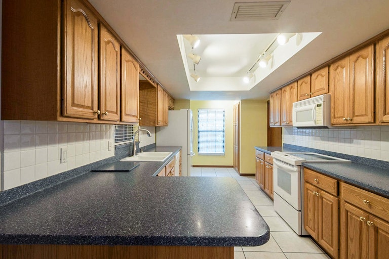 Photo 8 of 26 - 8029 Nashua Ln, Orlando, FL 32817