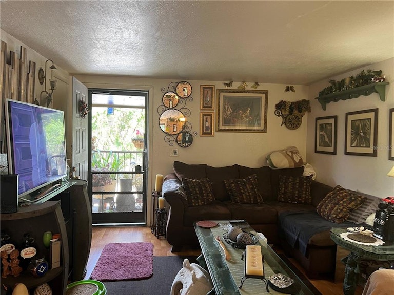 Photo 3 of 56 - 8801 N Brooks St, Tampa, FL 33604