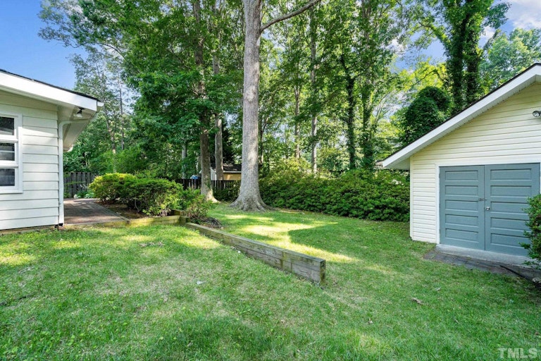 Photo 37 of 38 - 408 Chadwick Dr, Raleigh, NC 27609