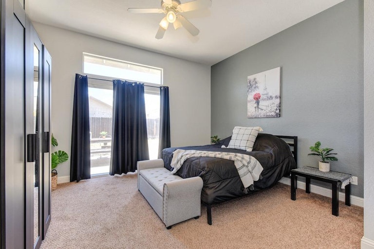 Photo 30 of 40 - 8372 Vintage Park Dr, Sacramento, CA 95828