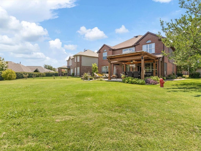 Photo 37 of 38 - 4133 Walnut Creek Ct, Fort Worth, TX 76137