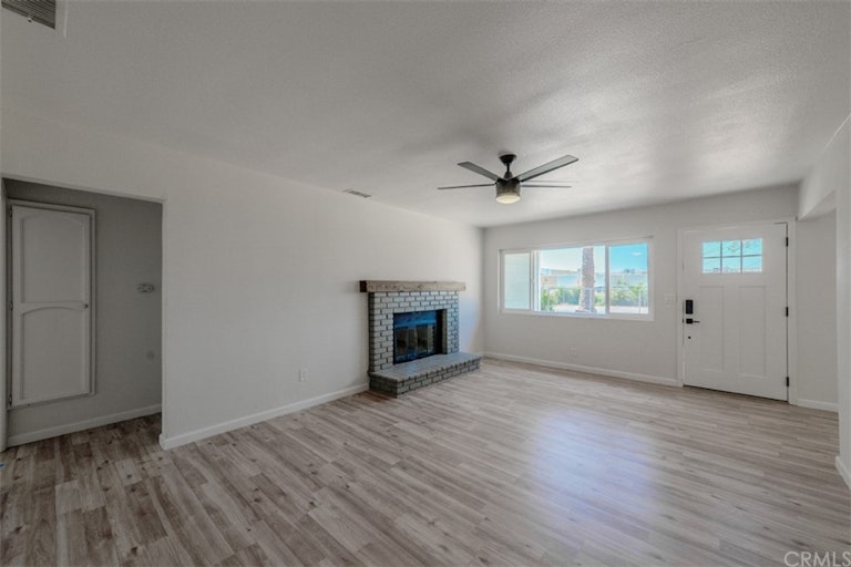 Photo 8 of 33 - 9035 Bellegrave Ave, Jurupa Valley, CA 92509