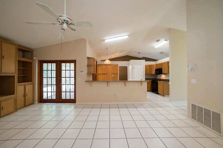 Photo 7 of 22 - 8708 Black Creek Blvd, Orlando, FL 32829