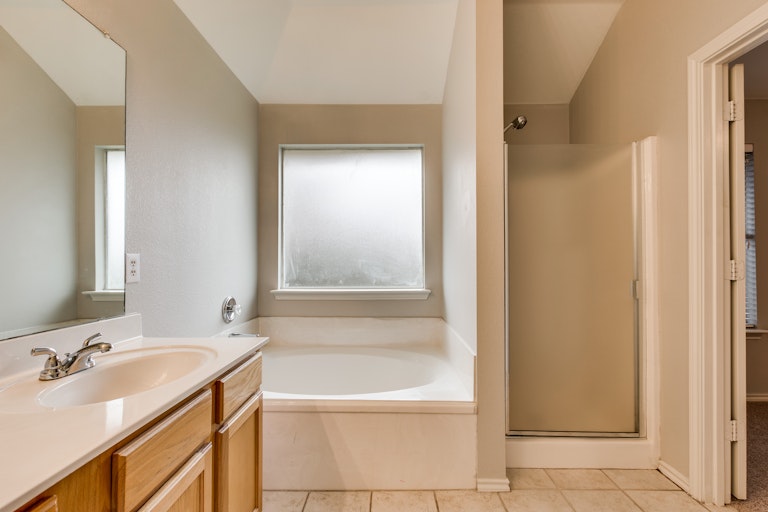 Photo 18 of 27 - 1519 Warrington Way, Forney, TX 75126