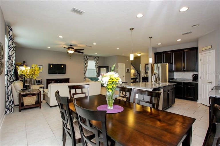Photo 6 of 24 - 8389 Nandina Dr, Sarasota, FL 34240